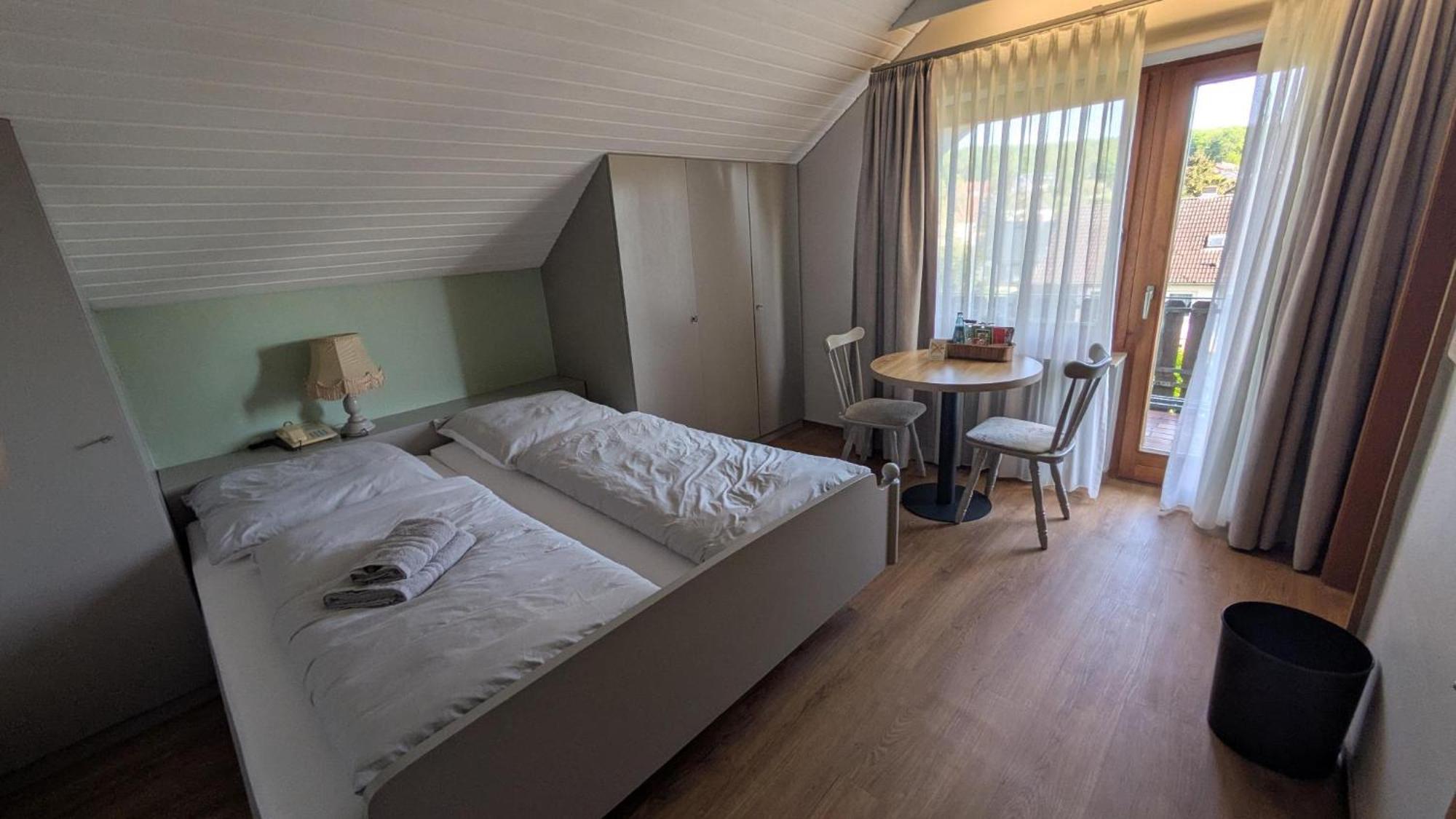 Landhotel Sonneneck - Breuna Im Naturpark Esterno foto
