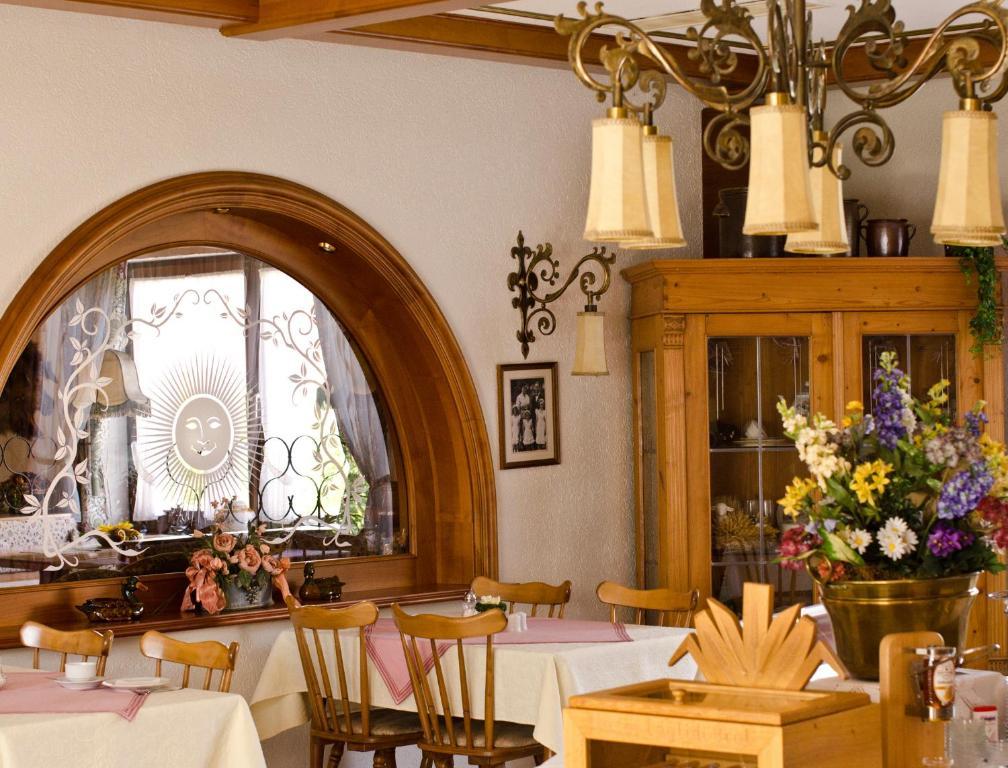 Landhotel Sonneneck - Breuna Im Naturpark Esterno foto